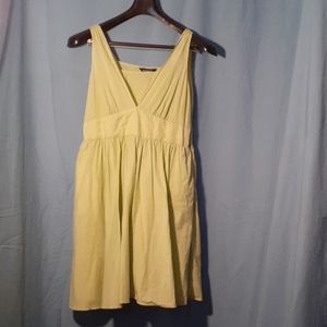 Gegrge sleeveless lime green dress